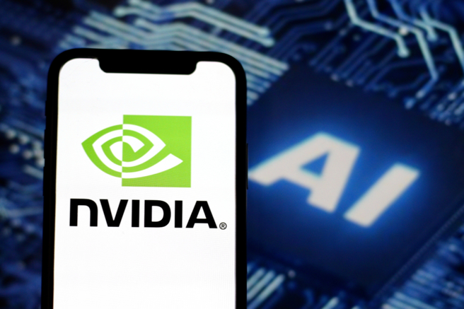 輝達公布財報後股價重挫，引發AI全村希望破滅的質疑。（示意圖：shutterstock/達志）