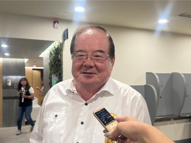 国民党前秘书长李乾龙今（31）日透露在广播节目上说答应「姓李的」当总干事后，还没与侯友宜通话或为此联繫，笑称「他公务繁忙」。（柯毓庭摄）