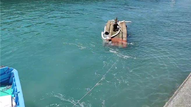 台东八边海域今天凌晨发生2艘渔船碰撞事故。（民眾提供／蔡旻妤台东传真）