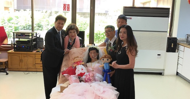 应晓薇（右）从政后，仍与李朝永（左）、周游保持联络。（图／中时资料照）