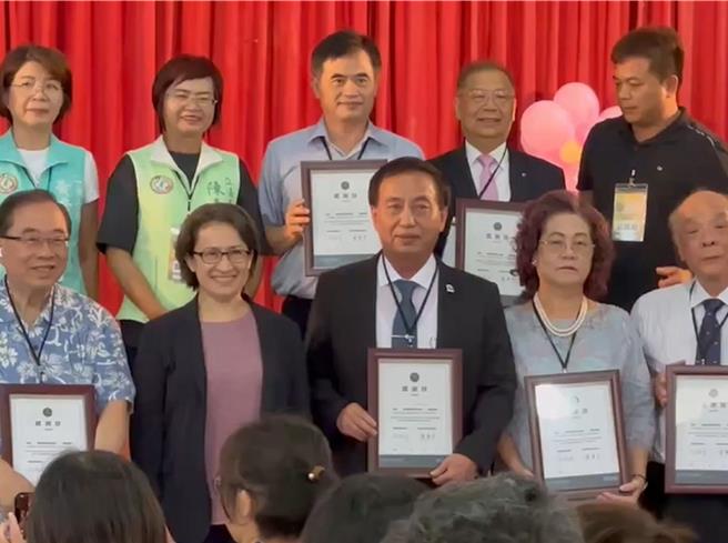 副总统萧美琴（前排左二）参加黑熊学院彰化基地首场训练开训典礼。（孙英哲摄）