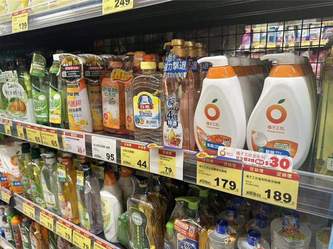 橘子工坊推出的「去垢酵素＋洗碗精」在全联脸书社团引发热议，网友大讚效果显着。图／业者提供