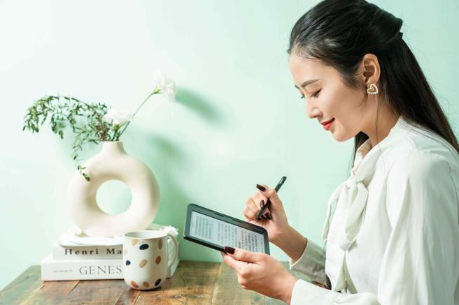 乐天Kobo电子书欢庆来台8周年，全站购书享73折。（乐天Kobo提供）