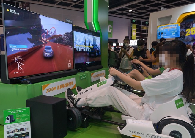 图为打电玩示意，非当事人，亦与本新闻无关。（中新社资料照）