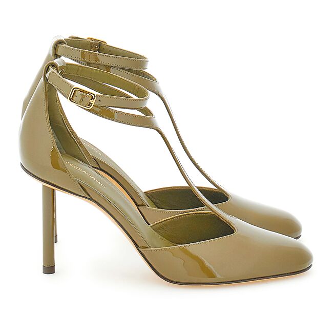 FERRAGAMO T帶高跟鞋，3萬9500元。（FERRAGAMO提供）
