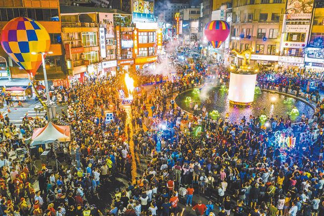 即将关鬼门，嘉义城隍9／3夜巡市区交通大管制。图为去年嘉义「城隍夜巡」。（嘉义市政府提供／吕妍庭嘉义传真）