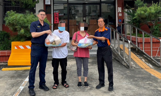 无良诈团让人拳头硬 舌癌女想领免费油米！惨喷6万救命钱