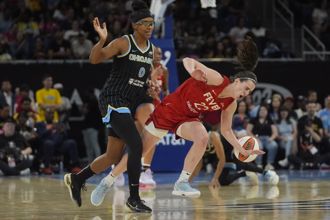 WNBA》太红惹人厌？女篮救世主克拉克屡遭对手恶性犯规