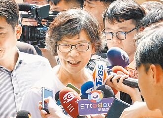 小草集結挺阿北 蔡壁如憂柯身體吃不消