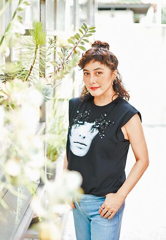 何超儀被事業逼做女強人