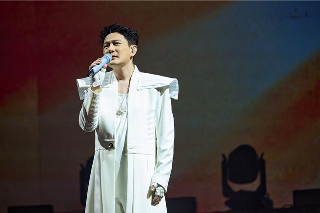 张信哲首度在洛阳市体育中心体育场举办演唱会。（潮水音乐提供）