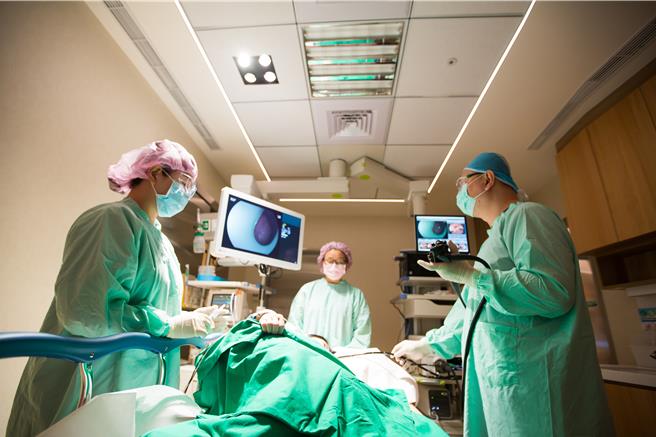 急診科醫師表示，急診不像健檢、醫美等有許多自費醫療選項。（報系資料照）