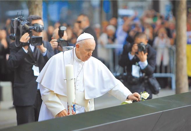 教宗方济各今天将展开具挑战性的亚太之旅，外媒：中国议题暗中浮现。（中新社）