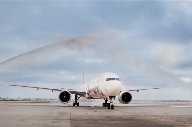 长荣航空强化北美航点战力，图为执飞芝加哥的Hello Kitty彩绘机「闺蜜机」。（长荣提供）