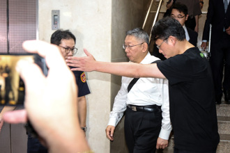 柯文哲喊不知容積率840％？ 最強菜農批民眾黨上下：荒腔走板