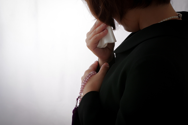 在日本，有越来越多的未亡人办理「死后离婚」，脱离夫家。（示意图。图：shutterstock/达志）