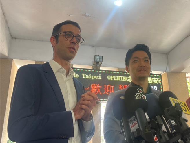 台北市长蒋万安（右）。（刘彦宜摄）