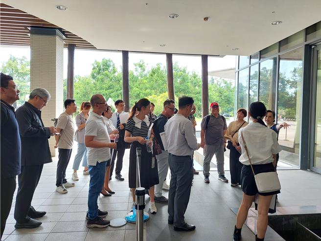 日前已有潜在申请投资人进入北门车站饭店现勘。（林铁及文资处提供／吕妍庭嘉义传真）