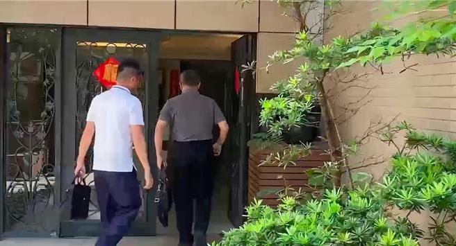 民眾黨主席柯文哲今天中午回家。（楊亞璇翻攝）