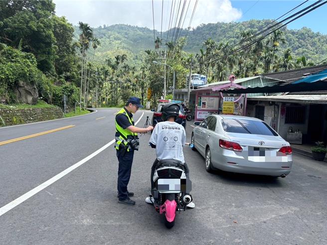 嘉義縣台3線阿婆灣是重機跑山聖地，中埔分局為防止交通事故及車輛噪音，宣布將持續加強重點路段測速違規舉發。（中埔分局提供／呂妍庭嘉義傳真）