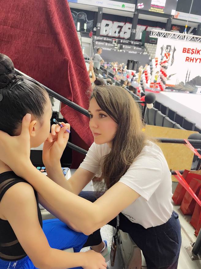 瑞莎指出所有办比赛的资源，都是团队自己去找。（图／瑞莎 Larisa 脸书）