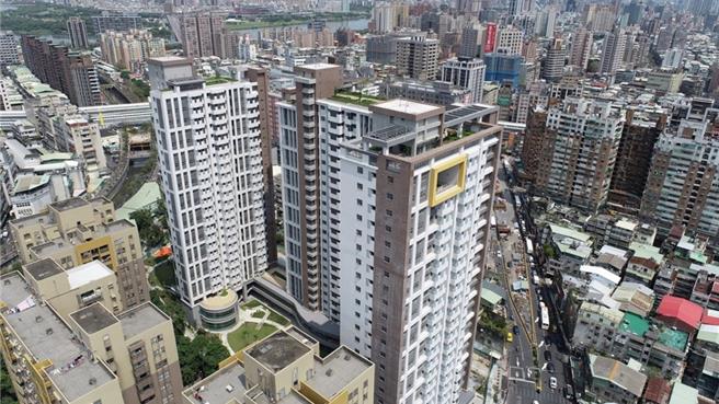 招租规模最大的中和安邦社会住宅，位于中和区连城路及安邦街交叉口，邻近环状线中和站、万大树林线LG06站，交通便捷。（城乡局提供）