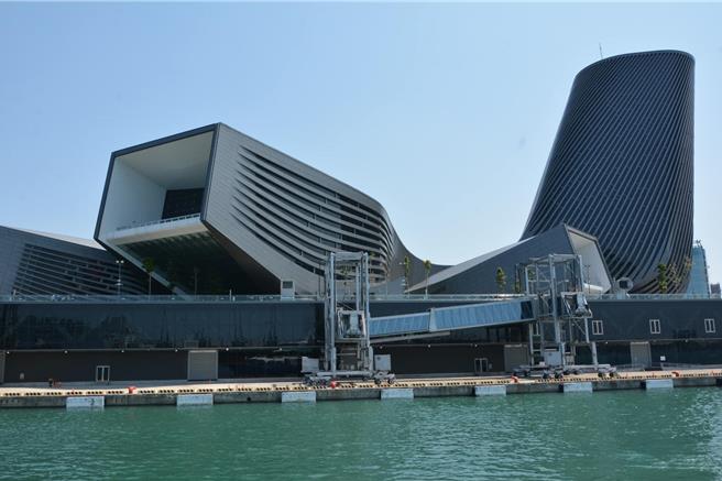 高雄港埠旅運中心外觀。（台灣港務公司提供／郭良傑高雄傳真）