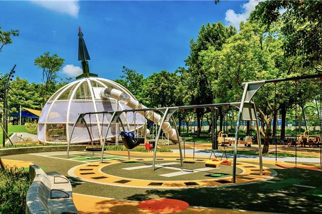 桃园龙潭运动公园改造共融式公园11月开放。(刘荧隆提供／吕筱蝉桃园传真)