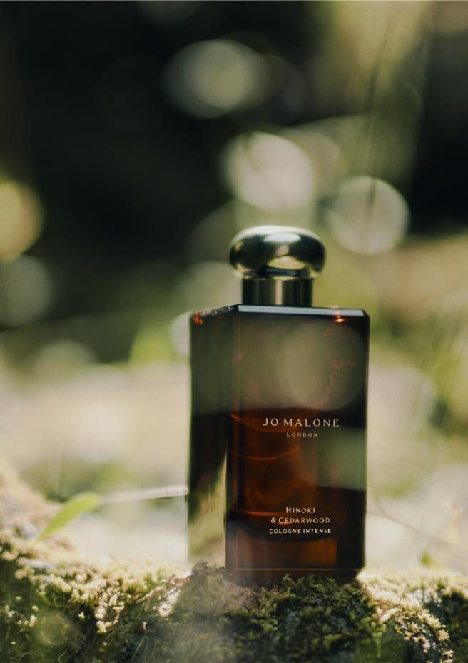 桧木与雪松芳醇香水是Jo Malone London今年的全新作品。（Jo Malone London提供／黄唯淯台北传真）