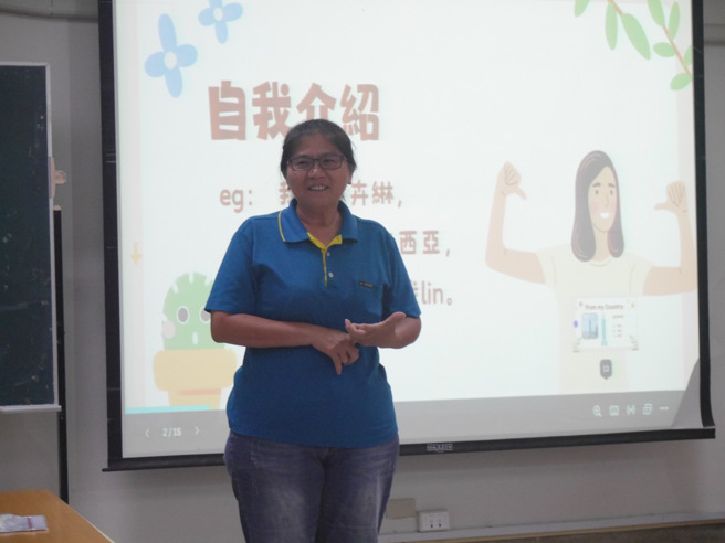 南大为了促进新生间的互动与交流，进行自我介绍。(照片/南大提供)