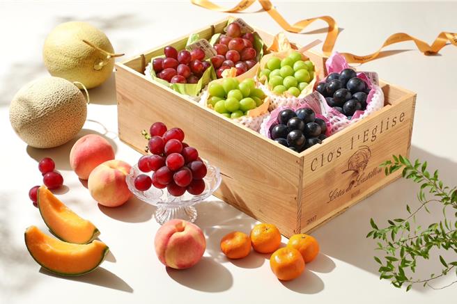 Breeze Super長野麝香1380元、紫葡萄1180元、妃紅媞1000元。（Breeze Super提供）