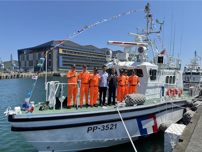 宜蘭縣蘇澳海巡隊今（2日）舉辦祈福儀式，正式迎接該隊第三艘新型的35噸級巡防艇PP-3521艇加入執法陣容。（蘇澳海巡隊提供／吳佩蓉宜蘭傳真）
