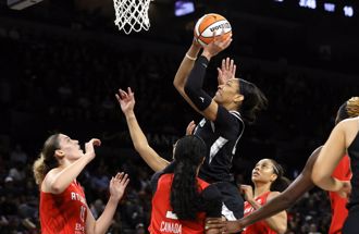 WNBA》威爾森強灌41分17籃板 NBA和詹皇驚嘆「太神了」