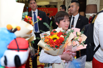 影》全紅嬋嚇到「躲女廁哭」 百名狂粉追逐 嚇人畫面曝光