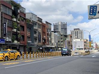 桃龍岡地下道3個月20起機車自摔 養工處將改善「光適應」問題