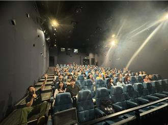 打羽毛球竟是约炮暗号？导演杨雅喆讚柯炜林《破浪男女》演出性感