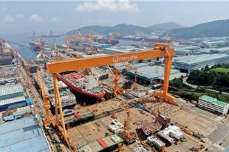 美軍補給艦停靠韓華海洋造船廠 首次在韓國檢修