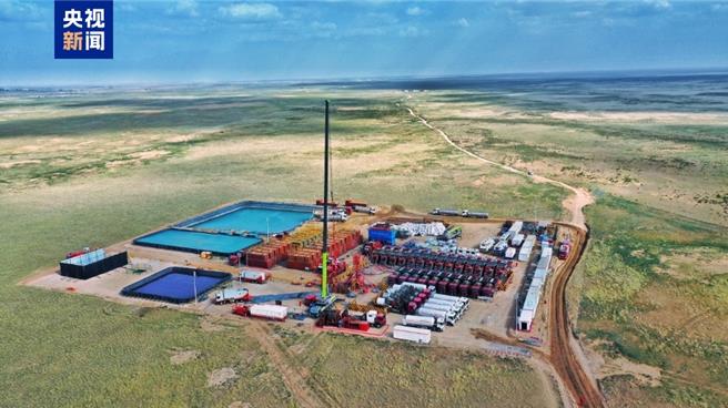 陆最大长庆油田累产油气当量突破10亿吨。（大陆央视）