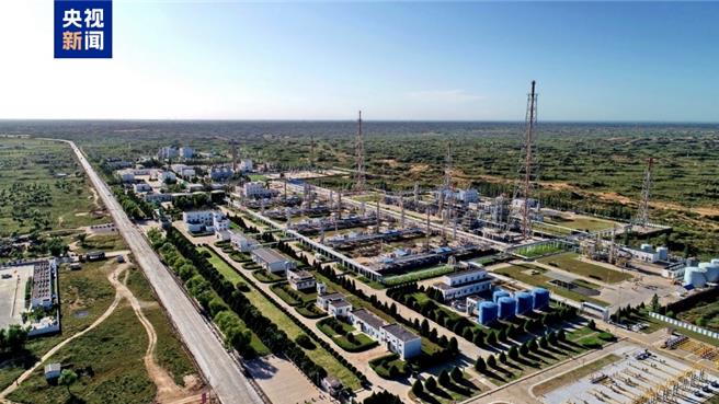 陆最大长庆油田累产油气当量突破10亿吨。（大陆央视）
