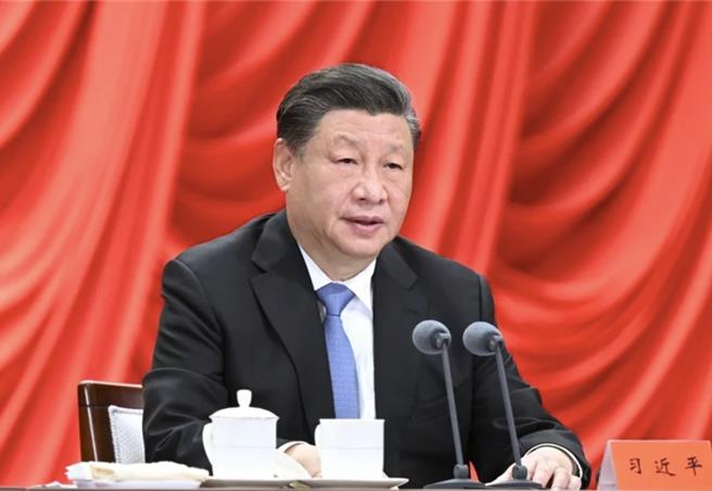 中国国家主席习近平在最新一期《求是》杂志撰文：「绝不能培养社会主义掘墓人」。（新华社）