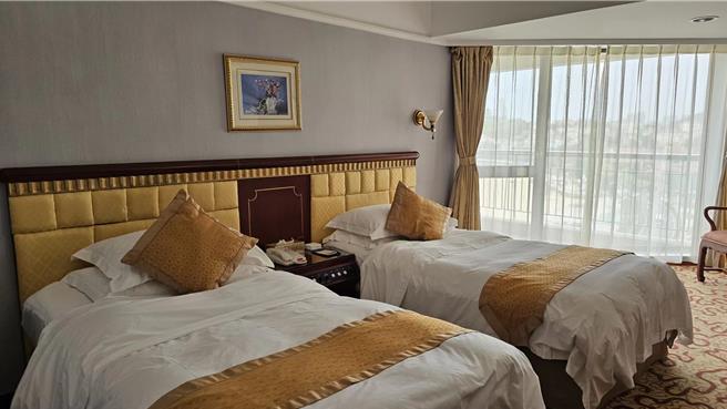 大陆中秋短途游线路火爆，机票饭店价格比「十一」低4成。（示意图，蓝孝威摄）