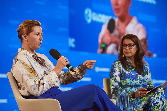 丹麥首相弗雷澤里克森在「全球安全論壇」活動上講話。（社交媒體X）