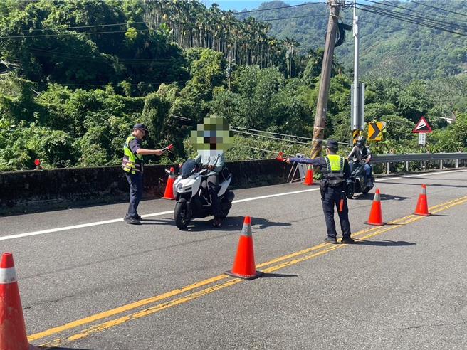 東勢警方聯合稽查取締。（警方提供／李京昇台中傳真）