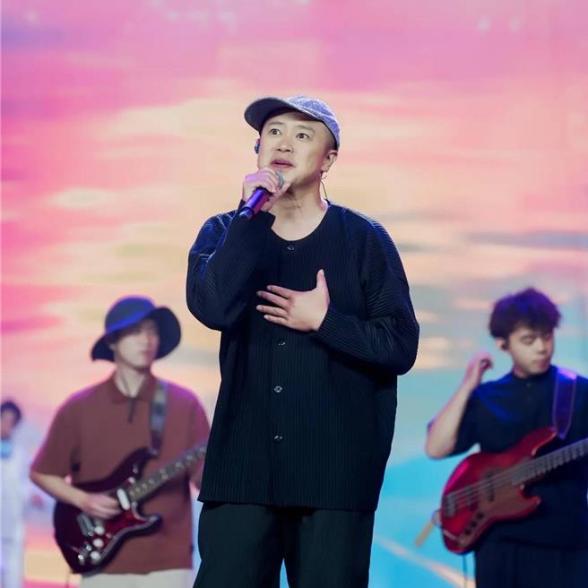 彈頭送女兒出國後坦言非常思念女兒。(美秀創意提供)