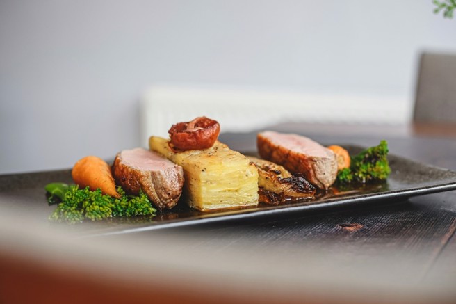 精致美食有让人有味觉的享用，除了满足口欲外往往这些美食带来的好处和潜在的健康风。图/unsplash