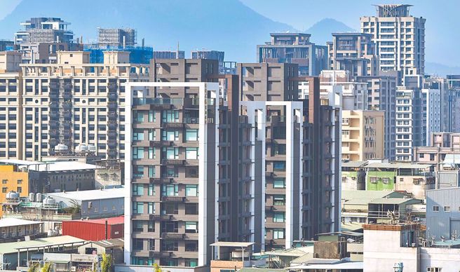 隨著新青安政策上路，台灣房市出現過熱的情況，銀行祭出史上最嚴限貸令。（本報資料照片）