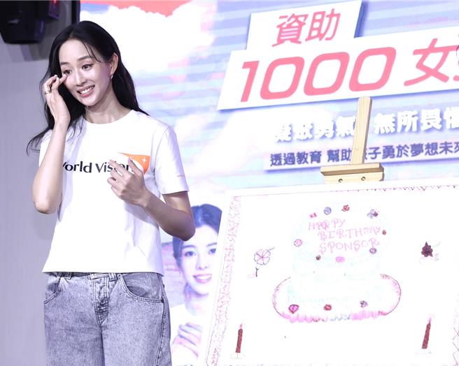 張鈞甯收到來自尼泊爾的越洋生日驚喜祝福，感動淚灑記者會。（陳俊吉攝）