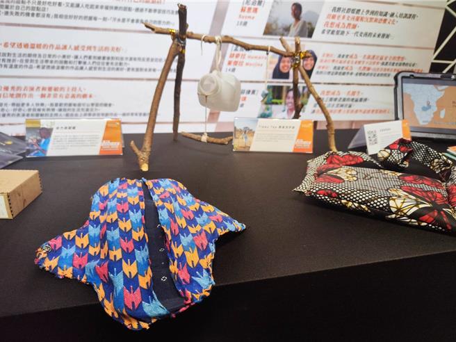 展望会在尼泊尔推广布卫生棉。（林良齐摄）