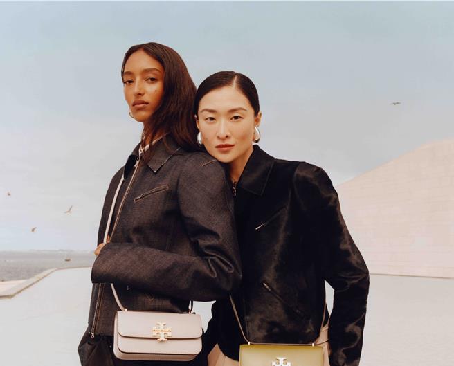 SOGO復兴馆TORY BURCH Eleanor小号两用单肩包，2万2900元。（SOGO提供）