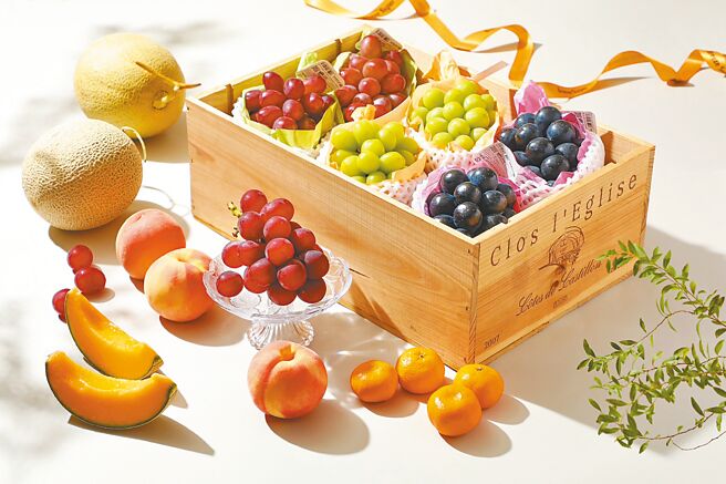 Breeze Super長野麝香1380元、紫葡萄1180元、妃紅堤1000元。（Breeze Super提供）